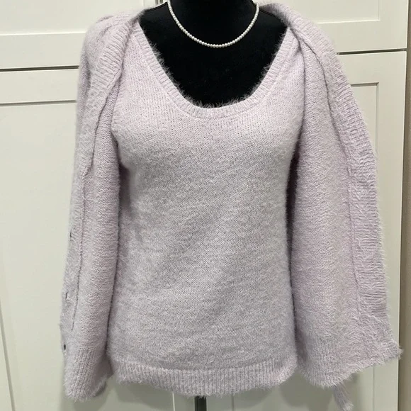 Soft fuzzy 2-piece sweater top - Picture 3 of 6